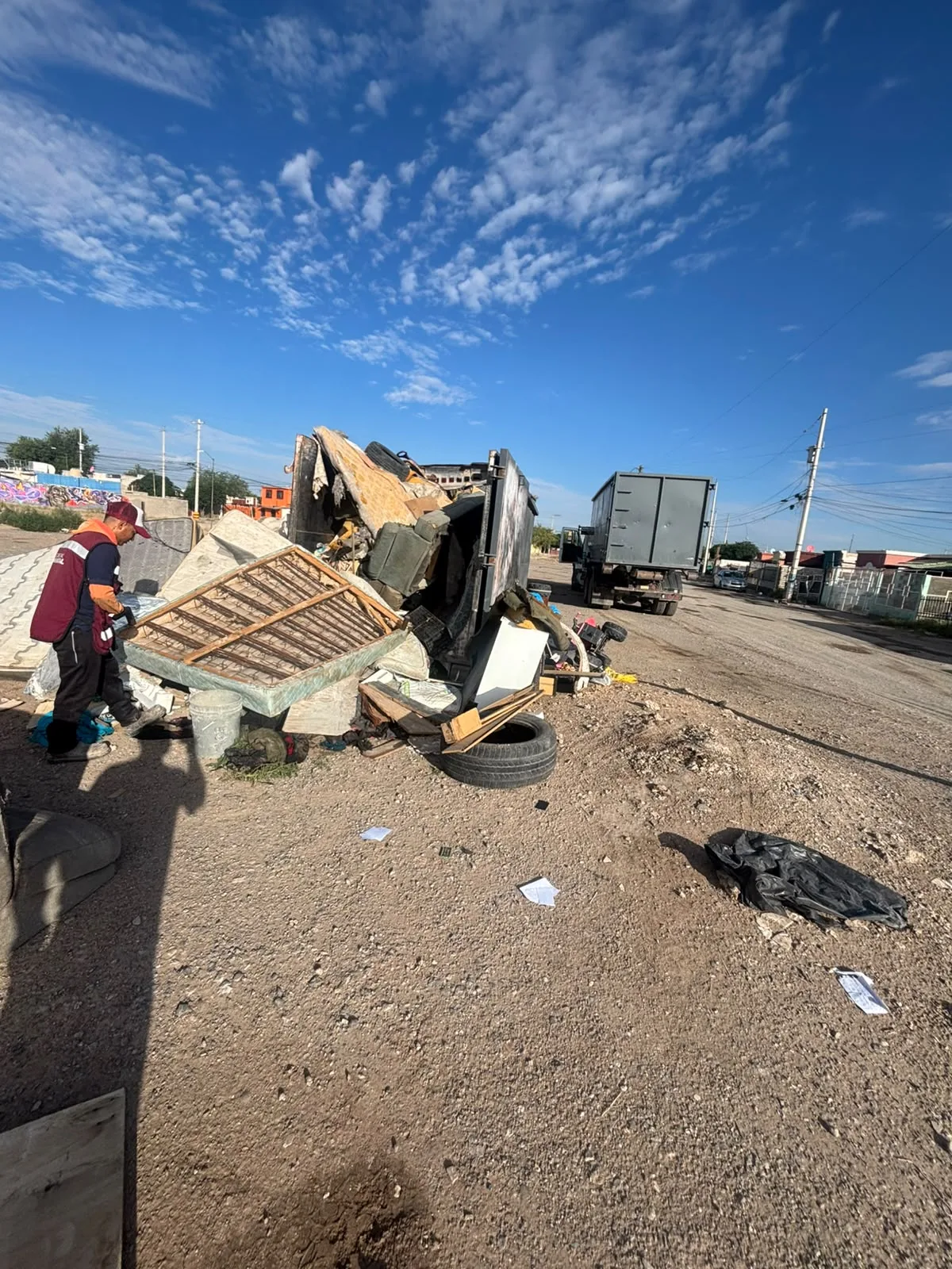 Vecinos de Riberas del Bravo impulsan programa “Punto Limpio a tu Colonia” previo a “Juárez Amanece Limpio” - imagen 3