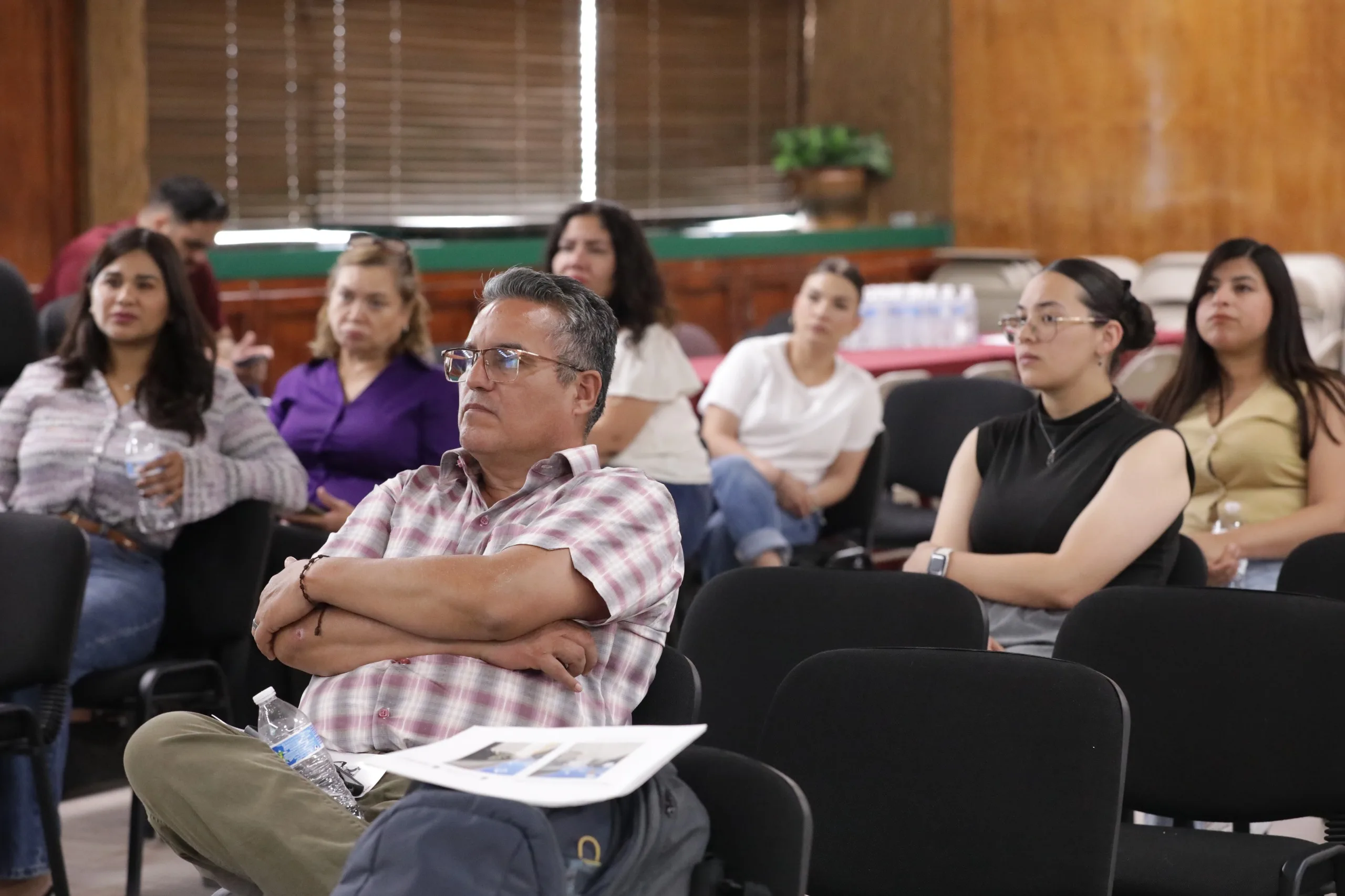 Gobierno Municipal impulsa adopción de jardineras para promover áreas verdes en la Presidencia de León - imagen 1