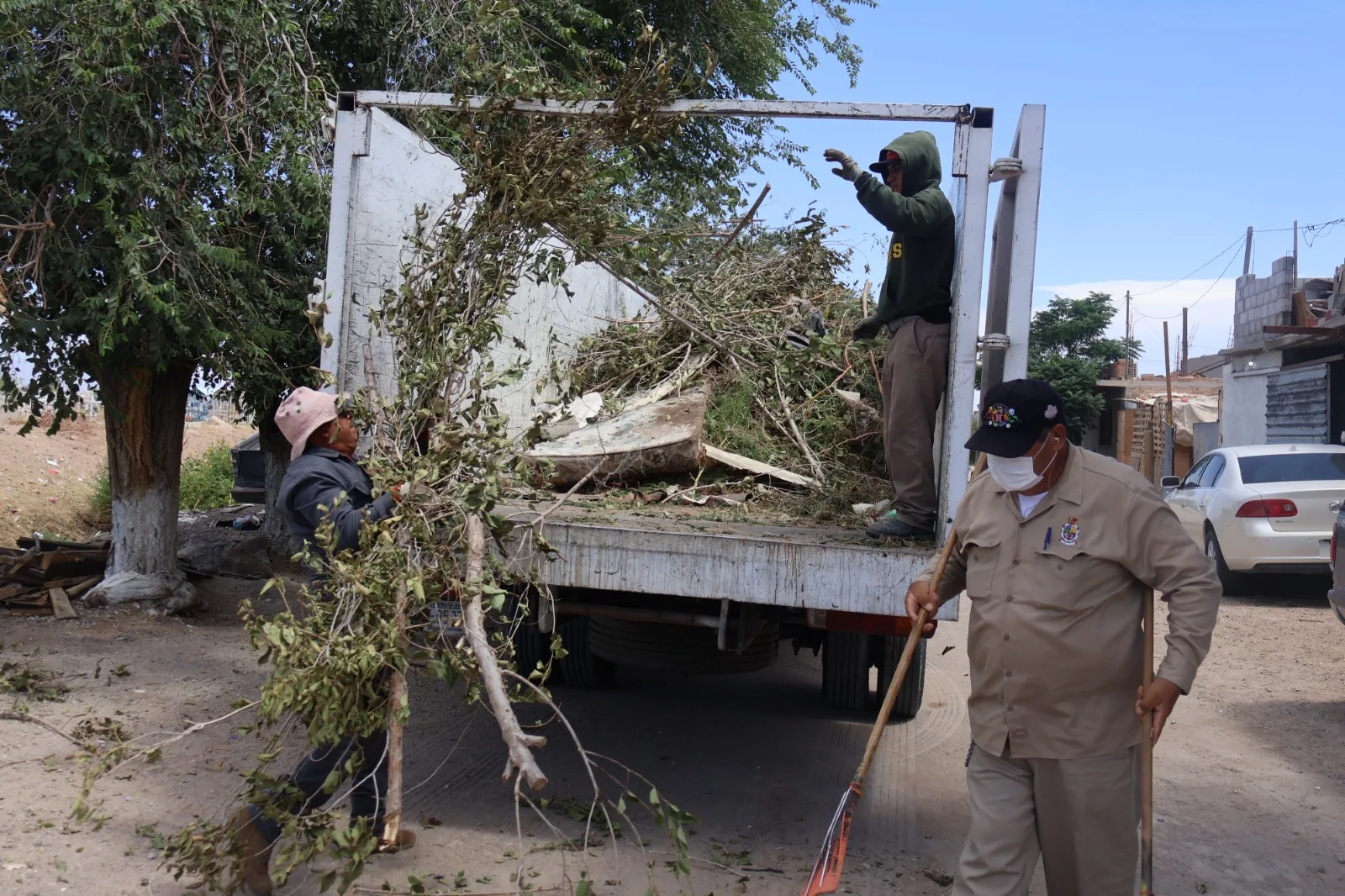 Continúan labores de limpieza en arroyo de Colinas de Juárez para prevenir riesgos por lluvias - imagen 2
