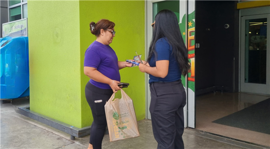 Unidad Móvil 'Siempre Acompañadas' ofrece atención contra violencia familiar en Vistas del Norte, Chihuahua - imagen 1
