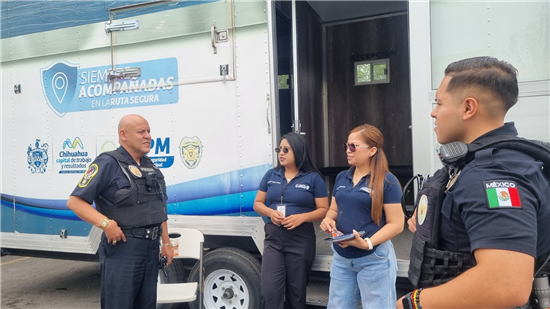Unidad Móvil 'Siempre Acompañadas' ofrece atención contra violencia familiar en Vistas del Norte, Chihuahua - imagen 6