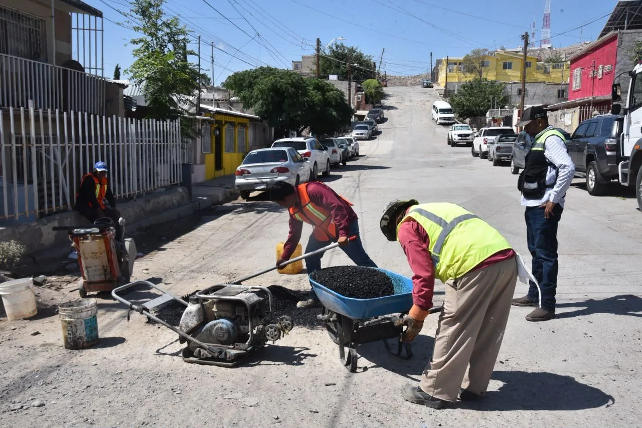 Obras Públicas intensifica trabajos de bacheo en varias calles de la ciudad - imagen 5