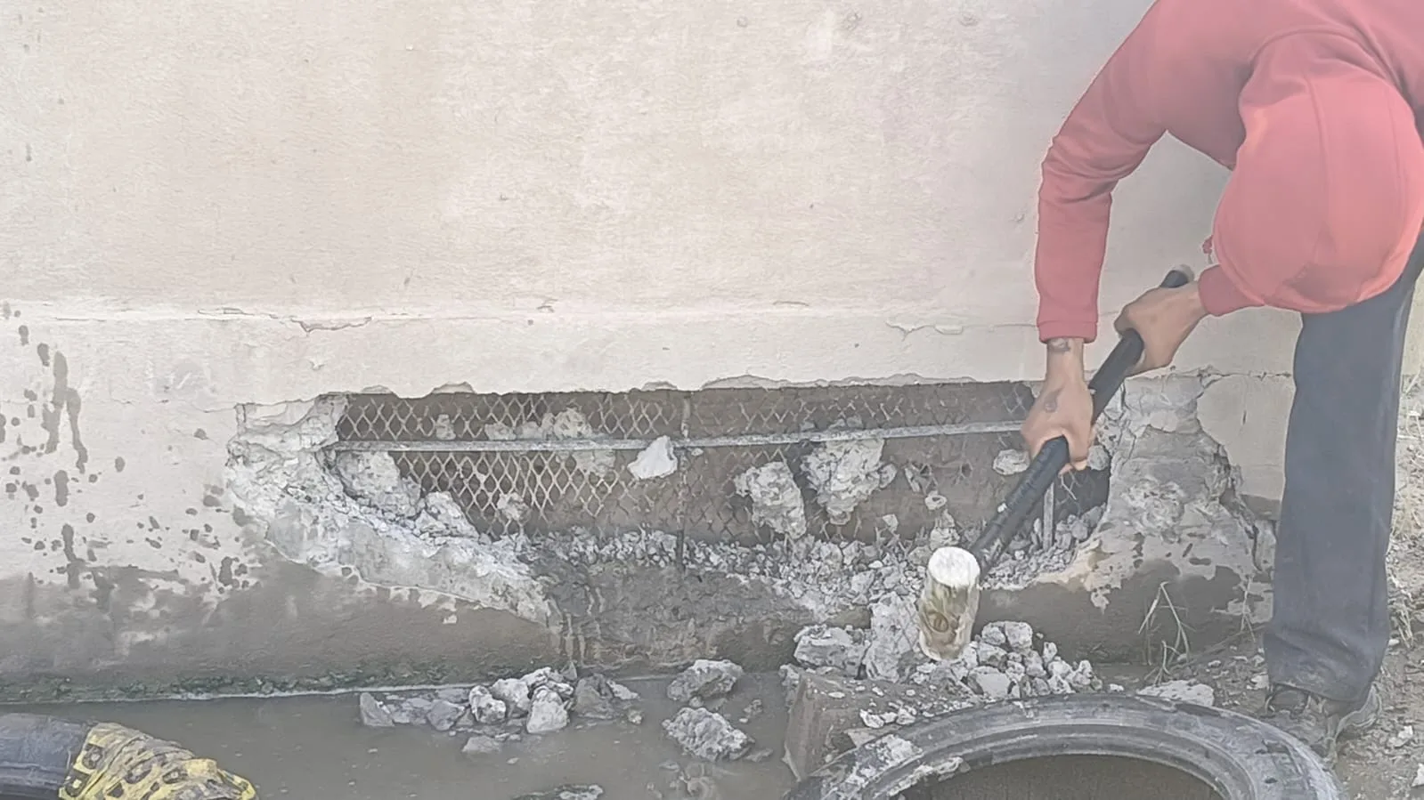 Municipio libera cauce obstruido en arroyo de colonia Mariano Escobedo para prevenir inundaciones - imagen 3