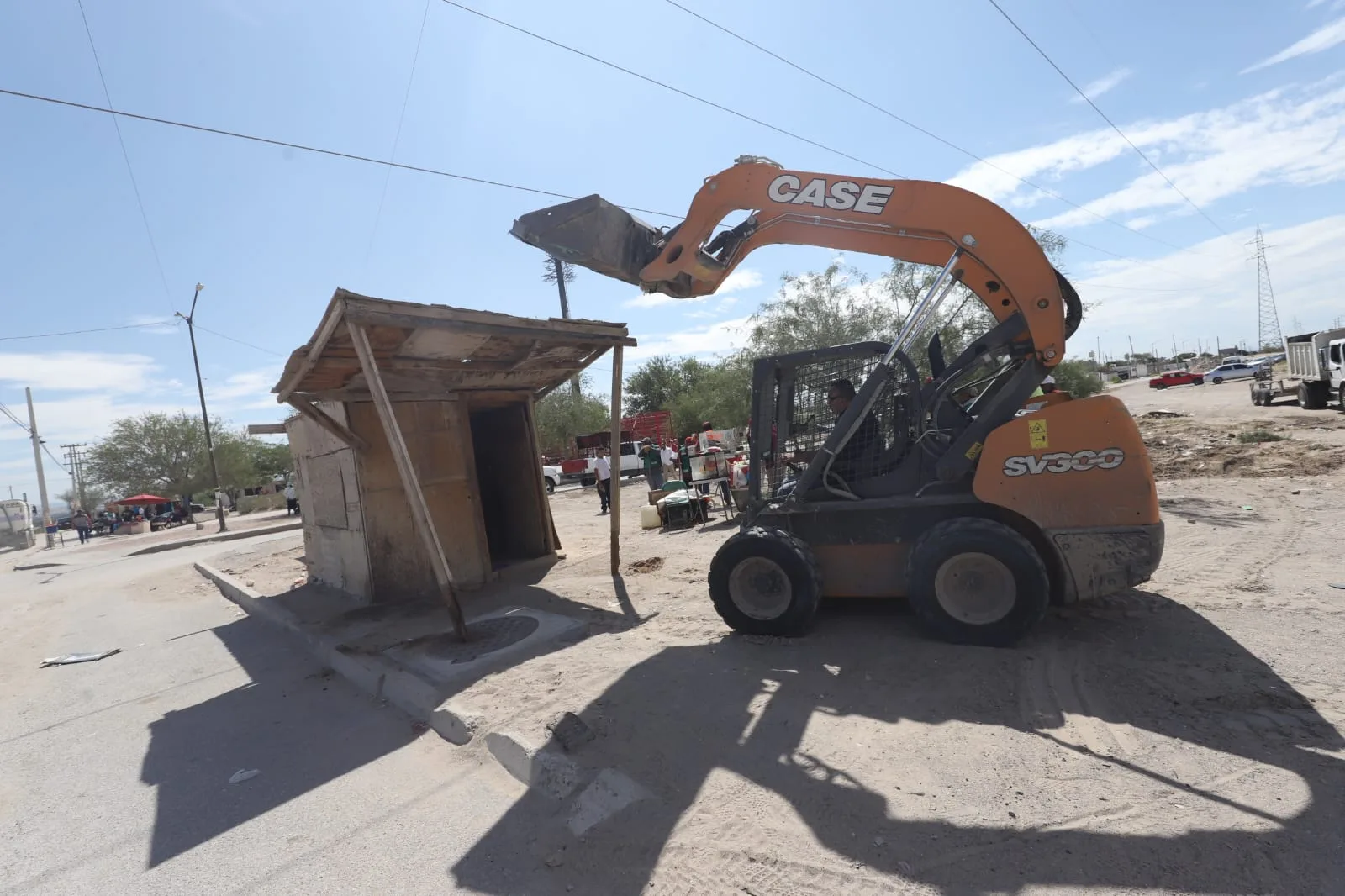 Retiran puestos abandonados y liberan espacios públicos en Riberas del Bravo, Juárez - imagen 7