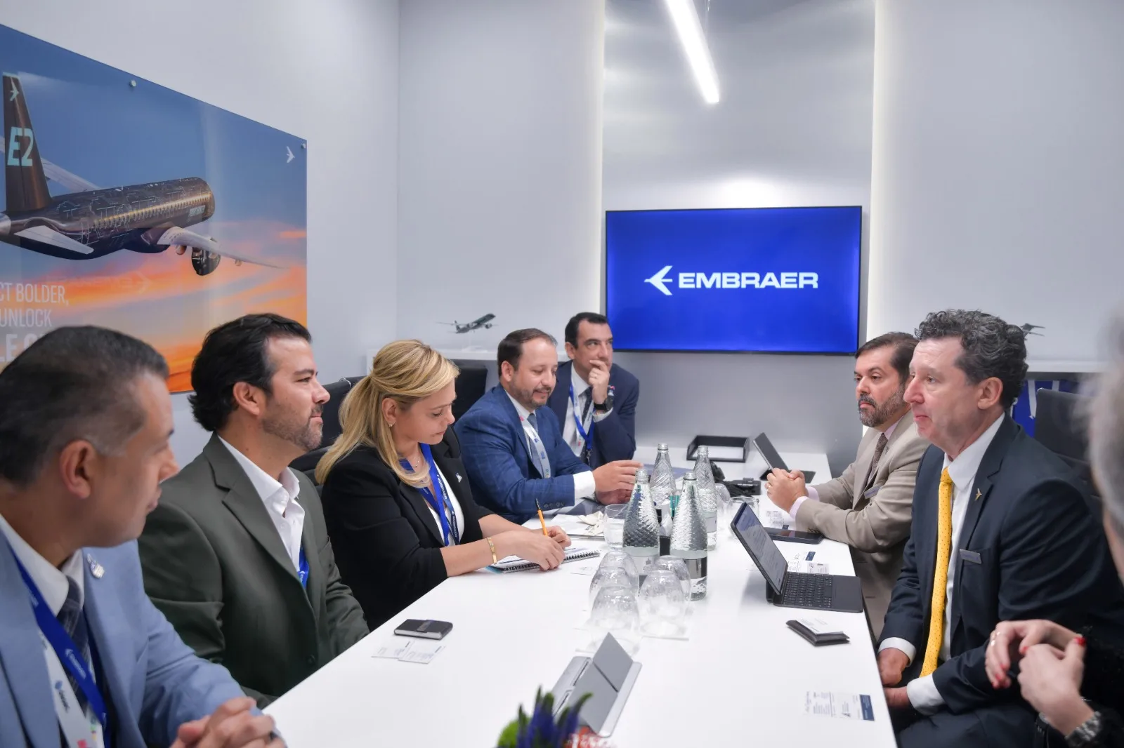 Maru Campos impulsa desarrollo de Embraer en Chihuahua durante Feria Aeroespacial Farnborough 2026 - imagen 3