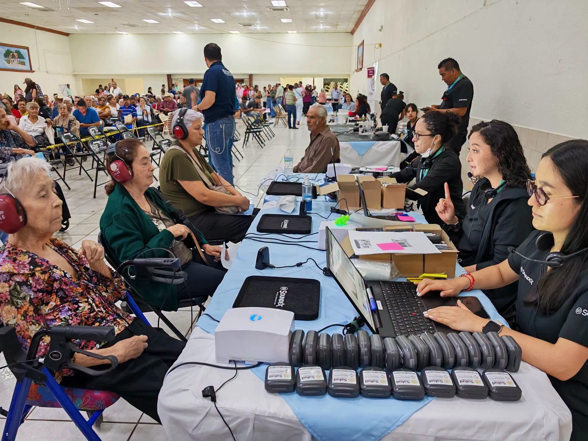 DIF Chihuahua inicia entrega de 1,385 auxiliares auditivos y 877 lentes adaptados en todo el estado - imagen 2