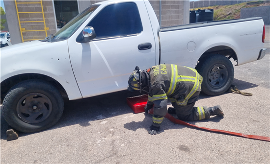 Bomberos de Chihuahua se capacitan para atender incendios en vehículos eléctricos e híbridos - imagen 2
