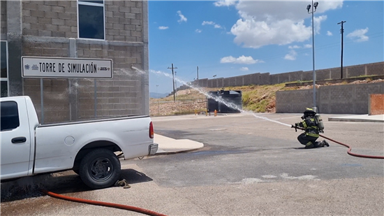 Bomberos de Chihuahua se capacitan para atender incendios en vehículos eléctricos e híbridos - imagen 4