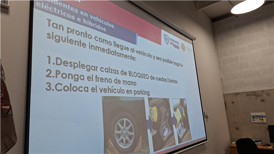 Bomberos de Chihuahua se capacitan para atender incendios en vehículos eléctricos e híbridos - imagen 6