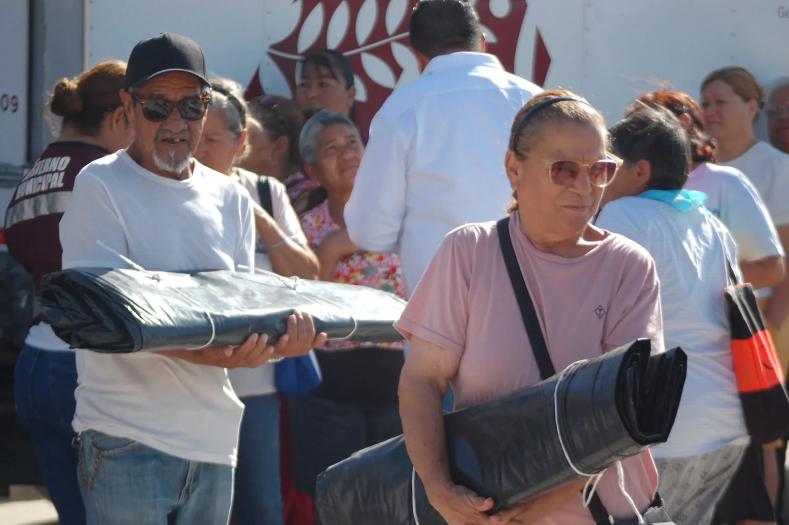 Desarrollo Social entrega hule para proteger viviendas vulnerables en Ciudad Juárez - imagen 4