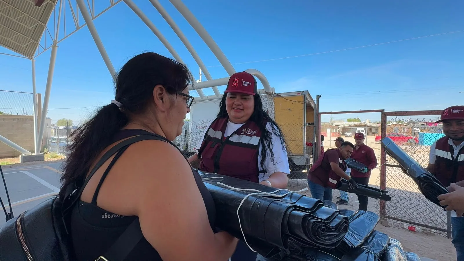 Desarrollo Social entrega hule para proteger viviendas vulnerables en Ciudad Juárez - imagen 6