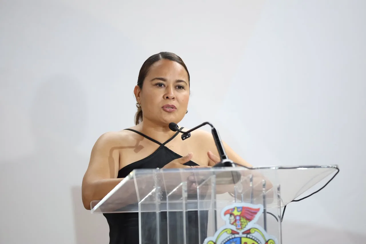 Gobierno Municipal y FC Juárez lanzan campaña para promover adopción y cuidado contra garrapatas en mascotas - imagen 2