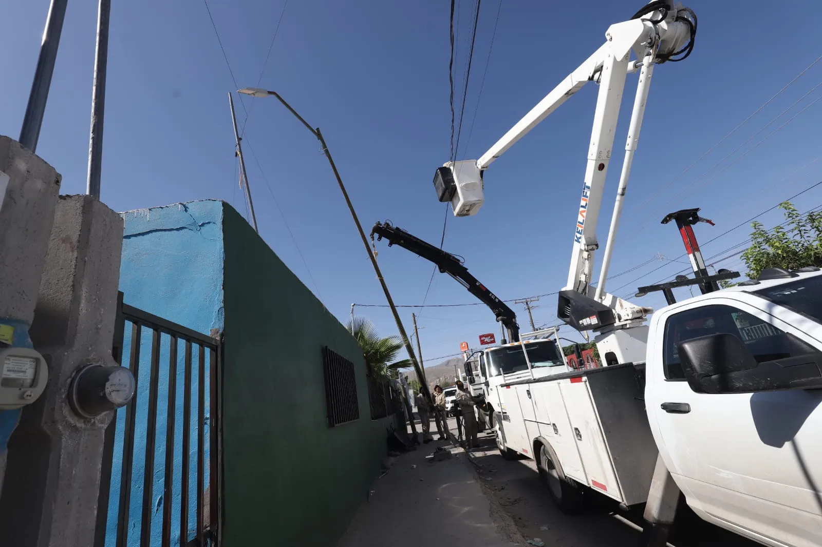 Rehabilitan alumbrado público en calle Chiapas para mejorar seguridad en Juárez - imagen 4