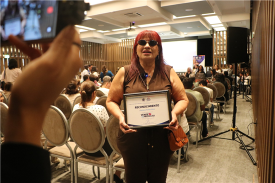 Emprendedora con discapacidad visual impulsa su negocio gracias a programa municipal en Chihuahua - imagen 1