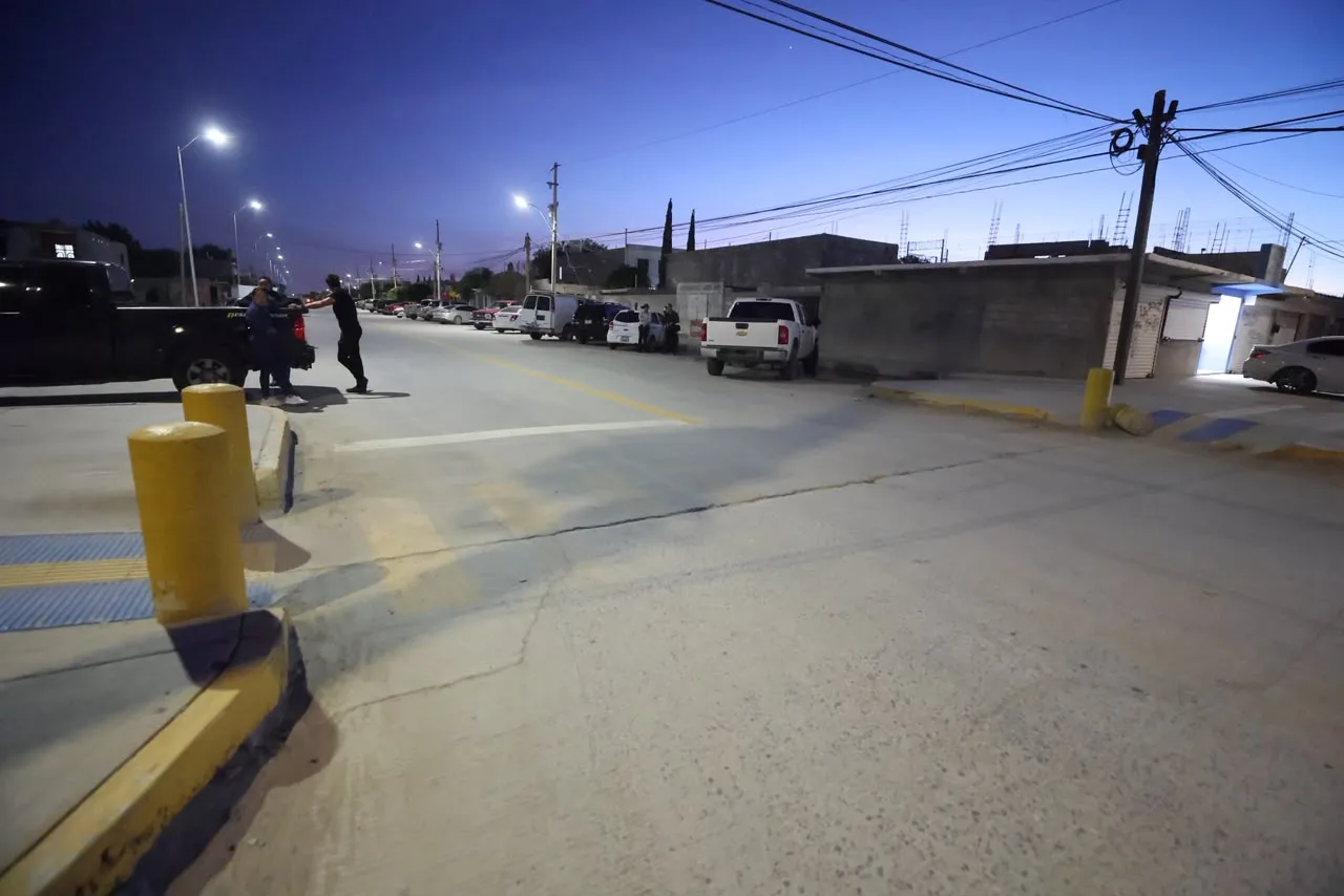 Entregan foro al aire libre y pavimentación en colonia Carlos Castillo Peraza de Juárez - imagen 15