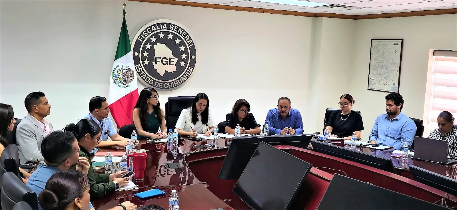 Fiscalía de Chihuahua fortalece apoyo a familias desplazadas en Comisión Estatal - imagen 2