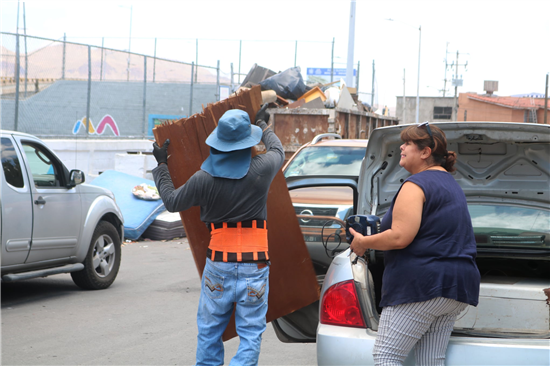 Chihuahua retira 32 toneladas de basura con operativo Mega Destilichadero en colonia Chihuahua 2000 - imagen 1