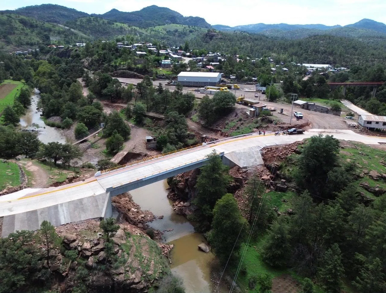 Terminan construcción del puente vehicular sobre el arroyo Cuiteco en Bahuichivo, Urique - imagen 1