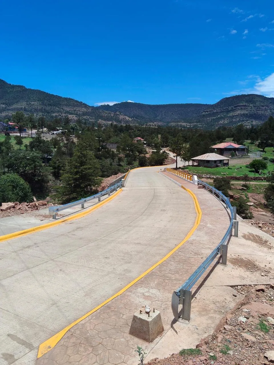 Terminan construcción del puente vehicular sobre el arroyo Cuiteco en Bahuichivo, Urique - imagen 2