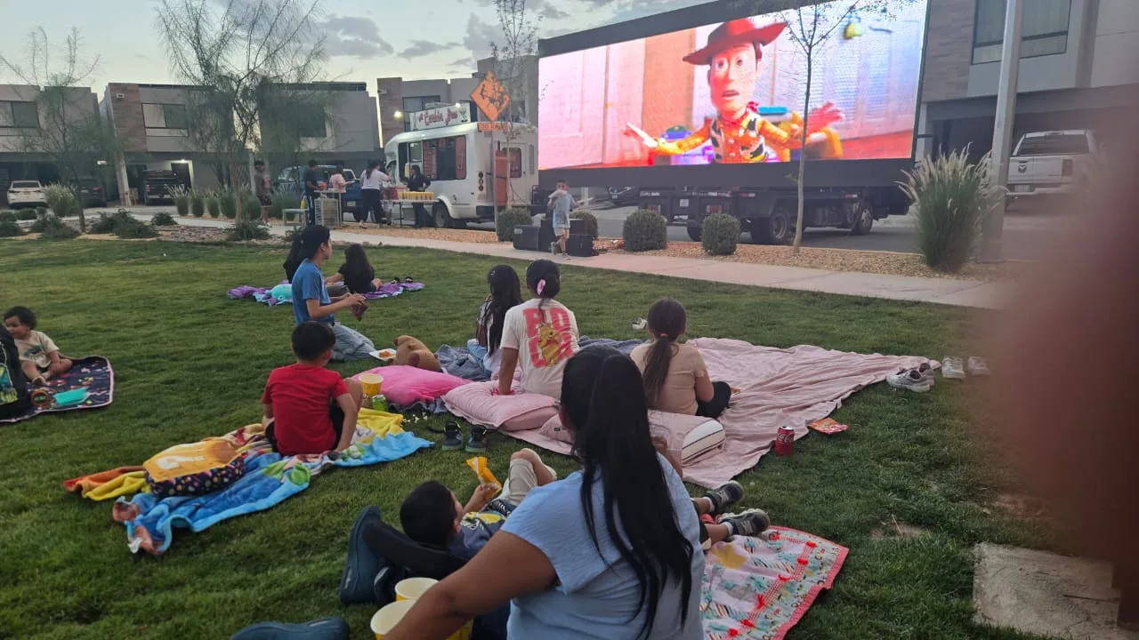 Cine al aire libre promueve la convivencia en Residencial Montevalle con Cruzarte - imagen 2