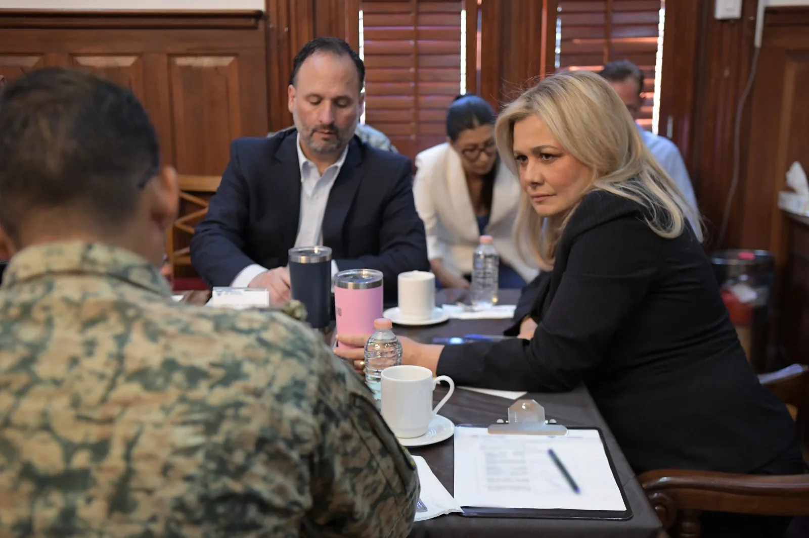 Gobierno de Chihuahua refuerza atención en Cinco Llagas para mejorar seguridad y apoyo comunitario - imagen 2