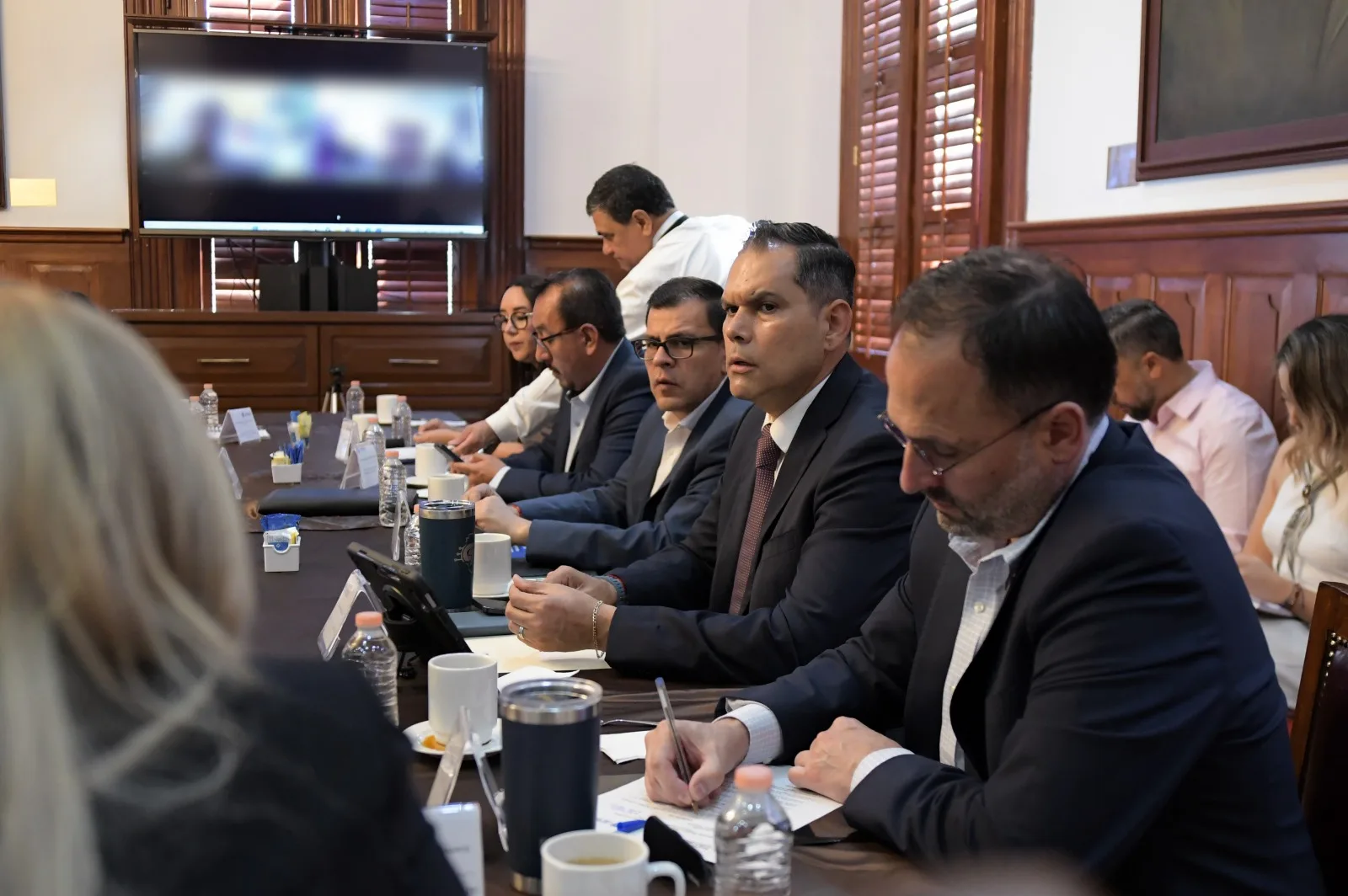 Gobierno de Chihuahua refuerza atención en Cinco Llagas para mejorar seguridad y apoyo comunitario - imagen 4